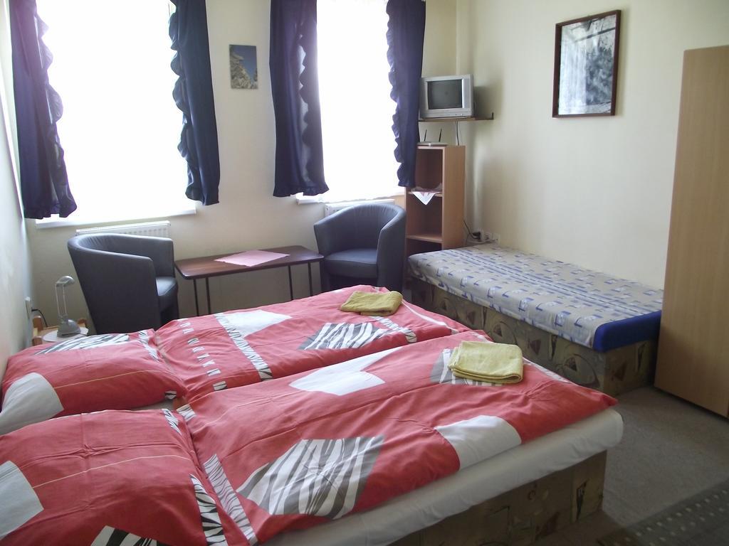 Penzión Slávia Poprad Exterior foto