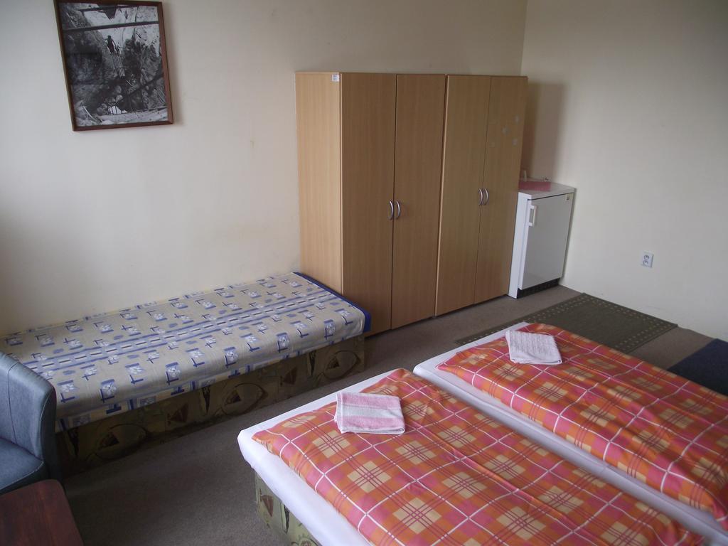 Penzión Slávia Poprad Exterior foto